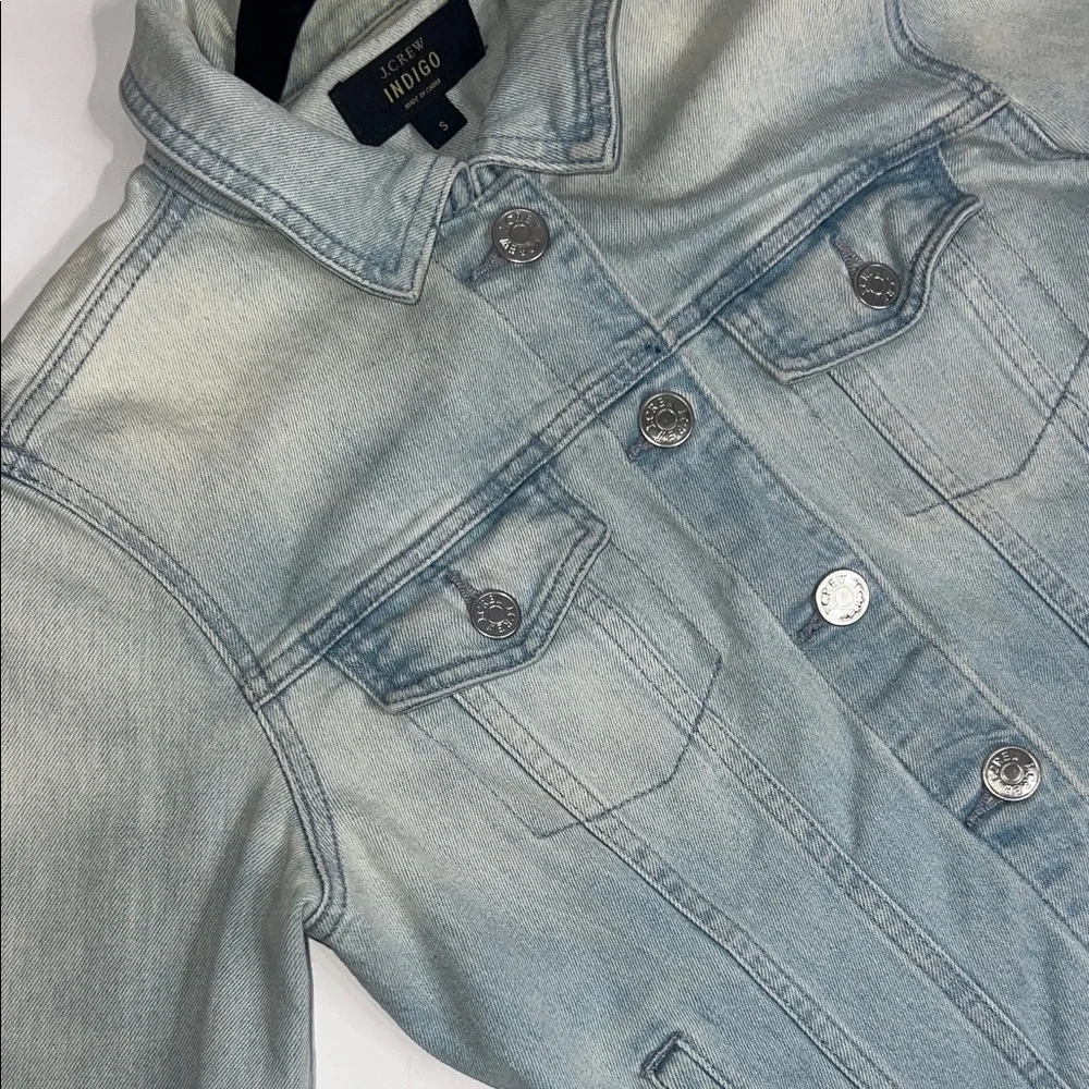 Women’s J Crew Indigo Light Blue Jean Jacket Small - Picture 6 of 9